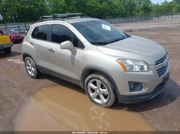 3GNCJRSB6GL256077 2016 CHEVROLET TRAX - Image 1