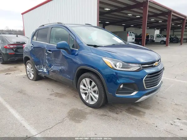 3GNCJRSB6KL185519 2019 CHEVROLET TRAX - Image 1