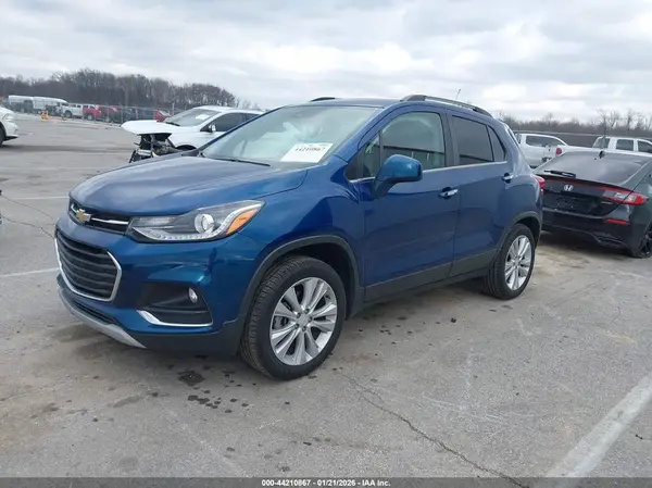 3GNCJRSB6KL185519 2019 CHEVROLET TRAX - Image 2