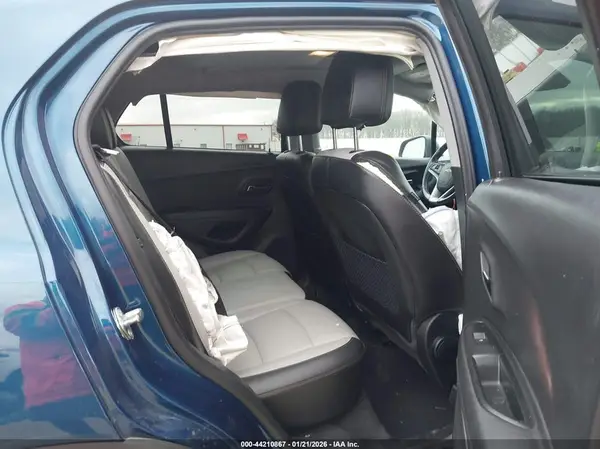 3GNCJRSB6KL185519 2019 CHEVROLET TRAX - Image 8
