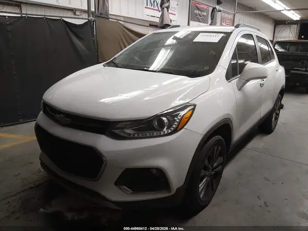 3GNCJRSB6LL108666 2020 CHEVROLET TRAX - Image 2
