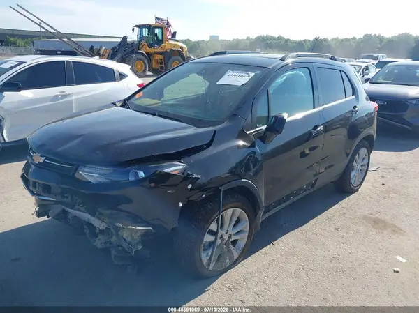3GNCJRSB6LL204085 2020 CHEVROLET TRAX - Image 2