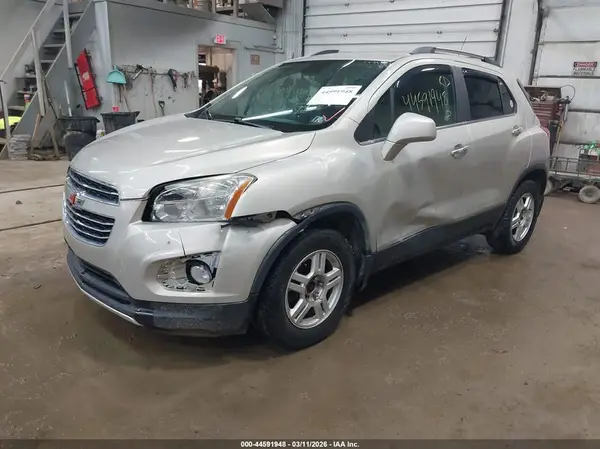 3GNCJRSB7GL138653 2016 CHEVROLET TRAX - Image 2