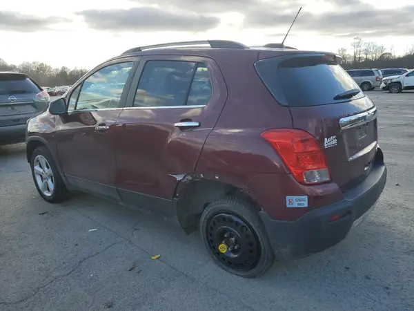 3GNCJRSB7GL164282 2016 CHEVROLET TRAX - Image 2