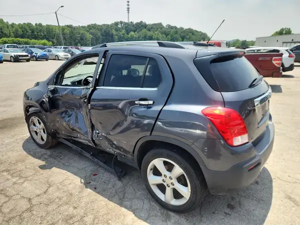 3GNCJRSB7GL178781 2016 CHEVROLET TRAX - Image 2