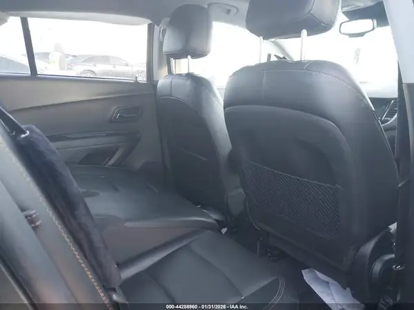 3GNCJRSB7JL415406 2018 CHEVROLET TRAX - Image 8