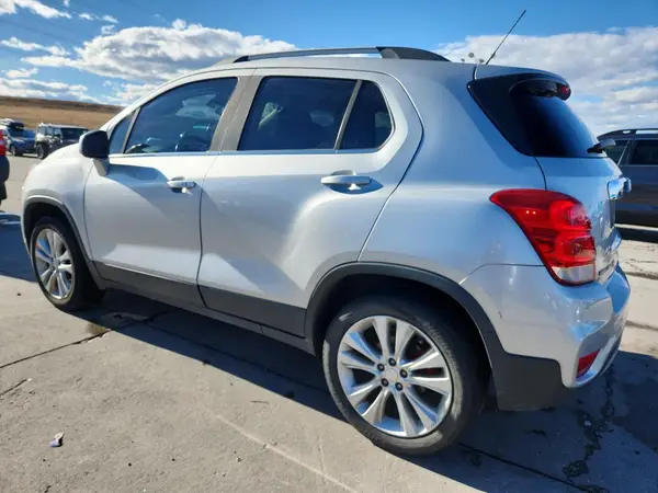 3GNCJRSB7LL112788 2020 CHEVROLET TRAX - Image 2