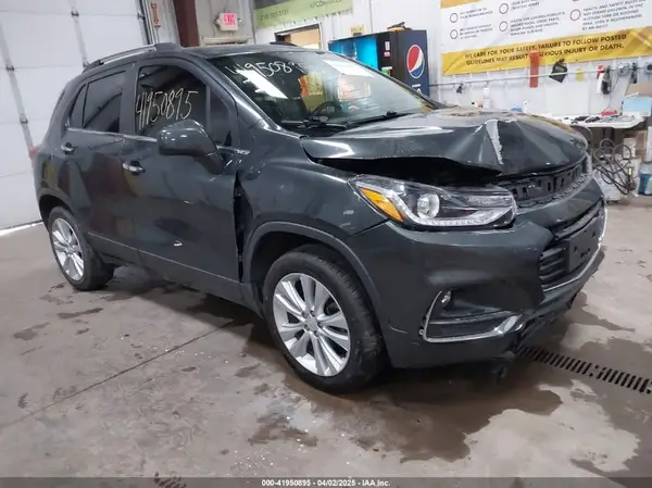 3GNCJRSB7LL238200 2020 CHEVROLET TRAX - Image 1