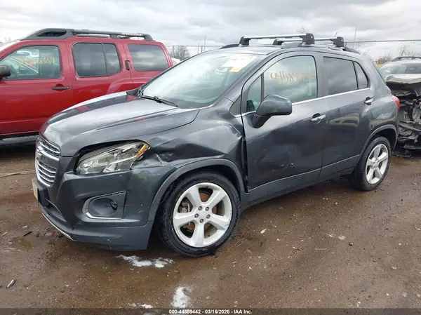 3GNCJRSB8GL226157 2016 CHEVROLET TRAX - Image 2