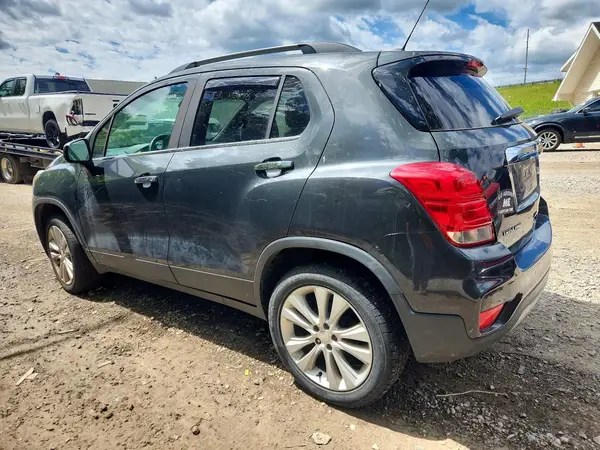 3GNCJRSB8HL284576 2017 CHEVROLET TRAX - Image 2