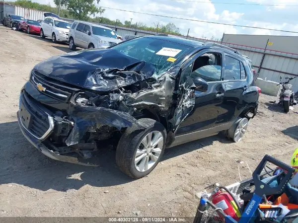 3GNCJRSB8HL290460 2017 CHEVROLET TRAX - Image 2