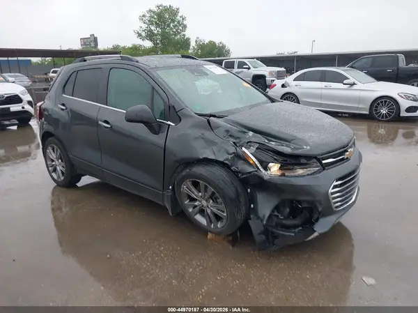 3GNCJRSB8JL258081 2018 CHEVROLET TRAX - Image 1