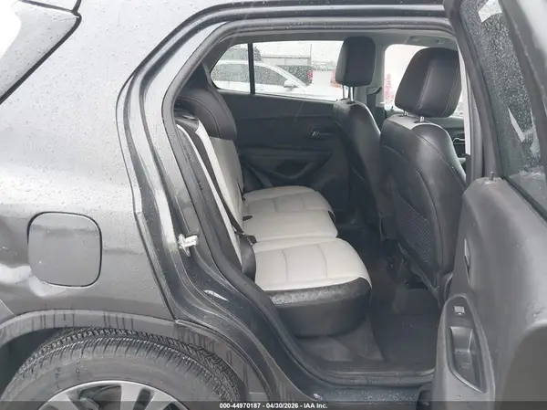 3GNCJRSB8JL258081 2018 CHEVROLET TRAX - Image 8