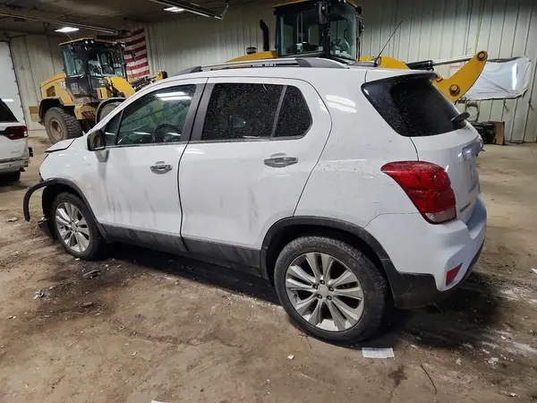 3GNCJRSB8LL280763 2020 CHEVROLET TRAX - Image 2