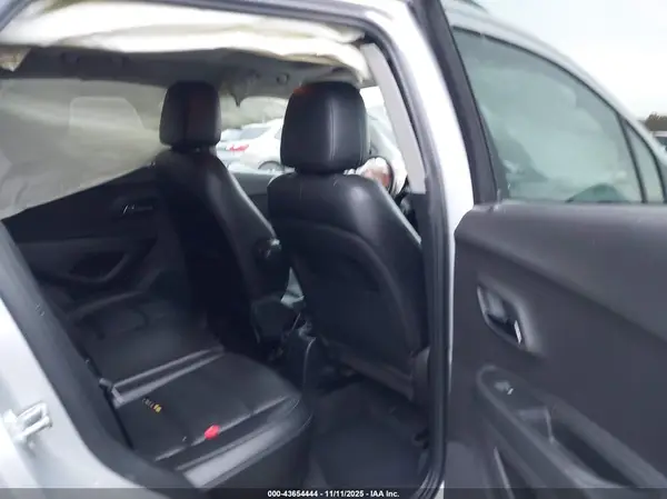 3GNCJRSB9GL247910 2016 CHEVROLET TRAX - Image 8