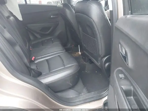 3GNCJRSB9JL237689 2018 CHEVROLET TRAX - Image 8