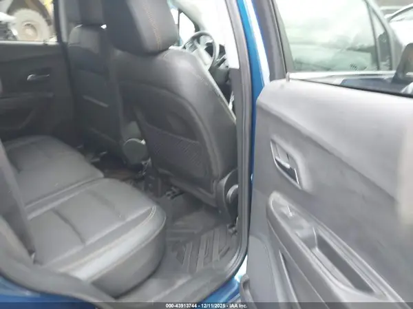 3GNCJRSB9KL180475 2019 CHEVROLET TRAX - Image 8