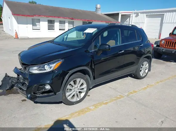 3GNCJRSB9KL192318 2019 CHEVROLET TRAX - Image 2