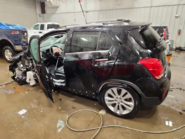 3GNCJRSB9KL211353 2019 CHEVROLET TRAX - Image 2
