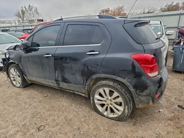 3GNCJRSB9KL294184 2019 CHEVROLET TRAX - Image 2