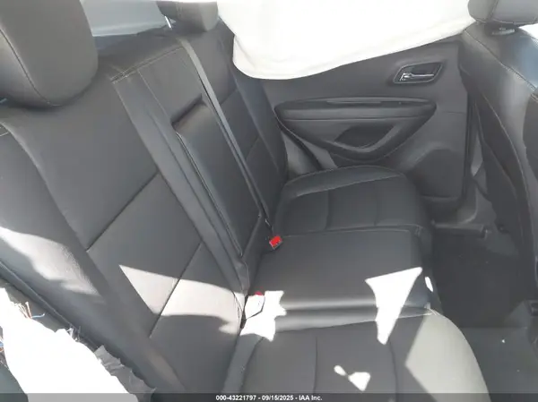 3GNCJRSB9KL404683 2019 CHEVROLET TRAX - Image 8