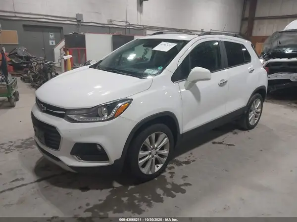 3GNCJRSB9LL135683 2020 CHEVROLET TRAX - Image 2
