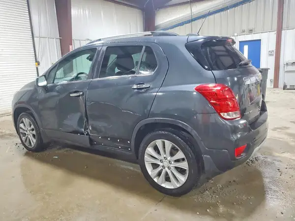 3GNCJRSBXJL242657 2018 CHEVROLET TRAX - Image 2