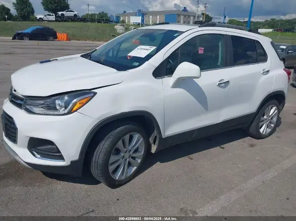 3GNCJRSBXJL386743 2018 CHEVROLET TRAX - Image 2