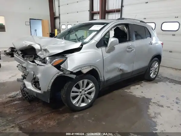 3GNCJRSBXLL118682 2020 CHEVROLET TRAX - Image 2