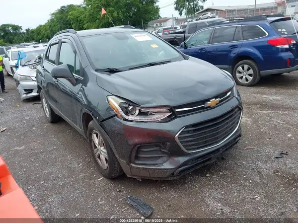 3GNTJLSB2JL223646 2018 CHEVROLET TRAX - Image 1