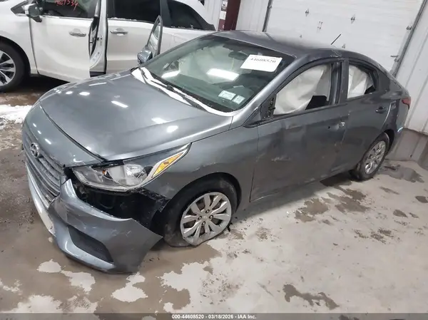3KPC24A30JE008132 2018 HYUNDAI ACCENT - Image 2