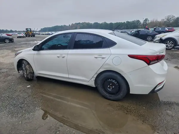 3KPC24A30JE008647 2018 HYUNDAI ACCENT - Image 2
