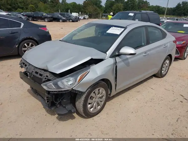 3KPC24A30JE010169 2018 HYUNDAI ACCENT - Image 2