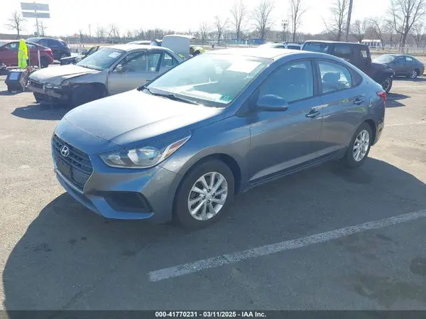 3KPC24A30JE011337 2018 HYUNDAI ACCENT - Image 2