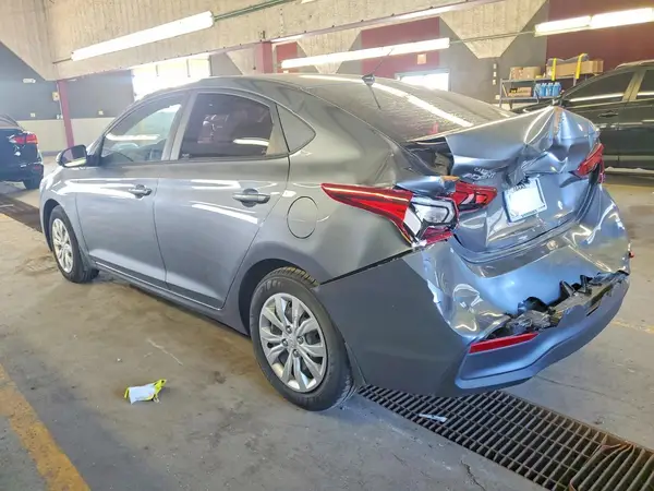 3KPC24A30JE011371 2018 HYUNDAI ACCENT - Image 2