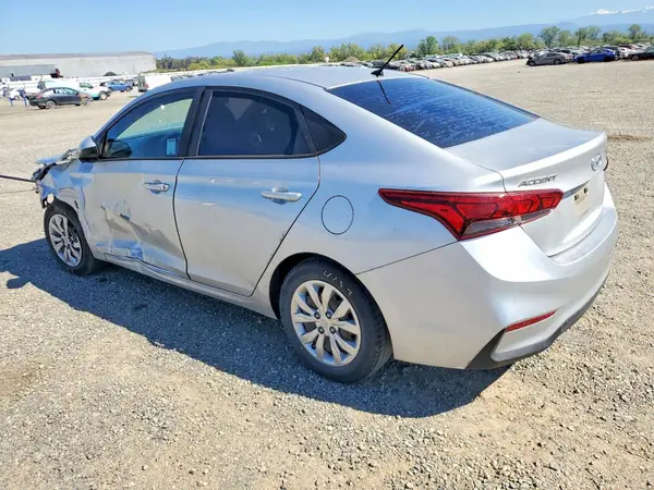 3KPC24A30JE012939 2018 HYUNDAI ACCENT - Image 2