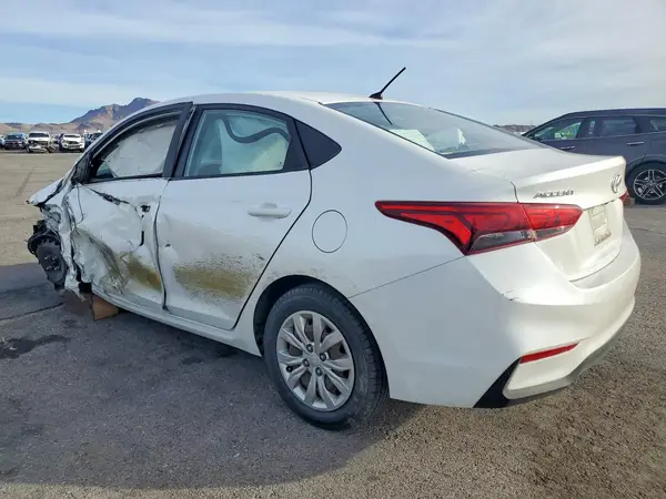 3KPC24A30JE014111 2018 HYUNDAI ACCENT - Image 2
