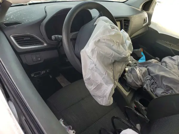 3KPC24A30JE014111 2018 HYUNDAI ACCENT - Image 8