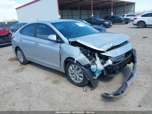 3KPC24A30JE020135 2018 HYUNDAI ACCENT - Image 1