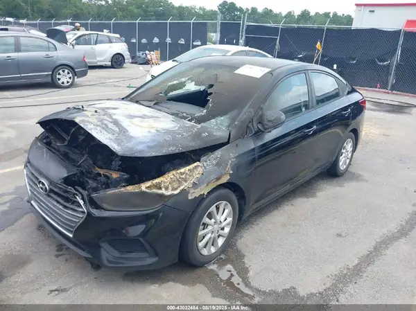 3KPC24A30JE021057 2018 HYUNDAI ACCENT - Image 2