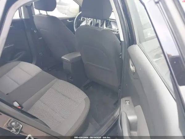 3KPC24A30JE021057 2018 HYUNDAI ACCENT - Image 8