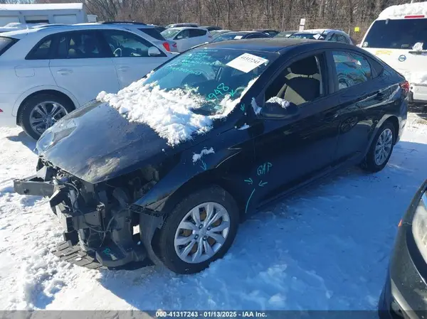 3KPC24A30JE021933 2018 HYUNDAI ACCENT - Image 2