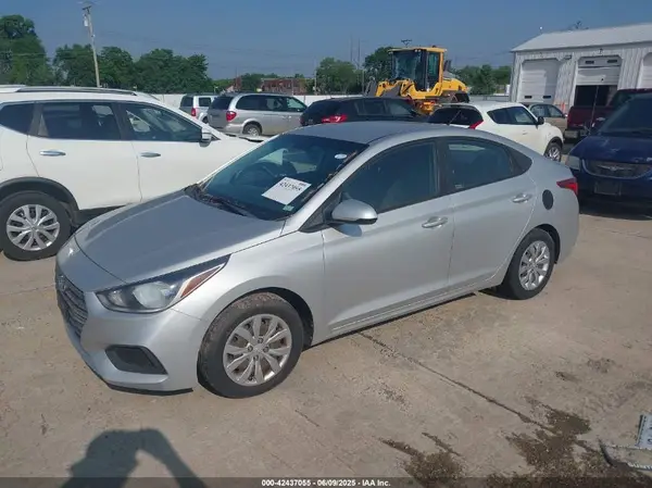 3KPC24A30JE022936 2018 HYUNDAI ACCENT - Image 2