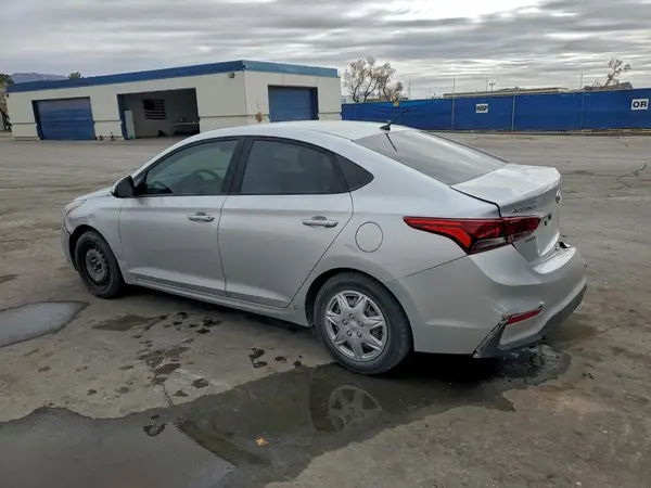 3KPC24A30JE025559 2018 HYUNDAI ACCENT - Image 2