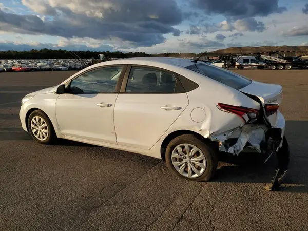 3KPC24A30JE025643 2018 HYUNDAI ACCENT - Image 2