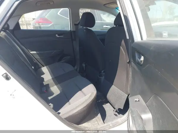 3KPC24A30JE026596 2018 HYUNDAI ACCENT - Image 8