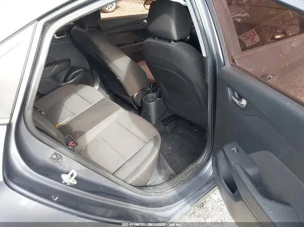 3KPC24A30JE029109 2018 HYUNDAI ACCENT - Image 8