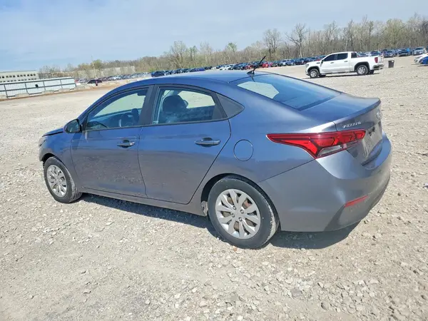 3KPC24A30JE029479 2018 HYUNDAI ACCENT - Image 2