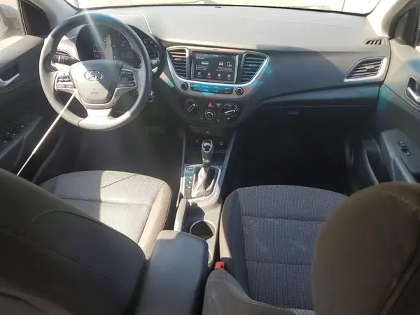 3KPC24A30JE031605 2018 HYUNDAI ACCENT - Image 8