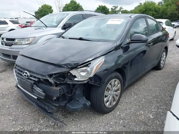 3KPC24A30JE031782 2018 HYUNDAI ACCENT - Image 2